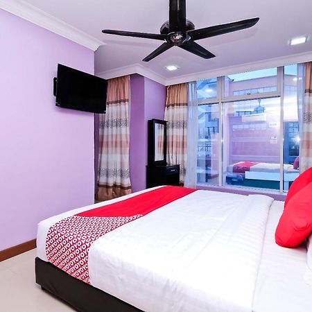 Oyo 714 Arina Hotel Bangi Exteriör bild