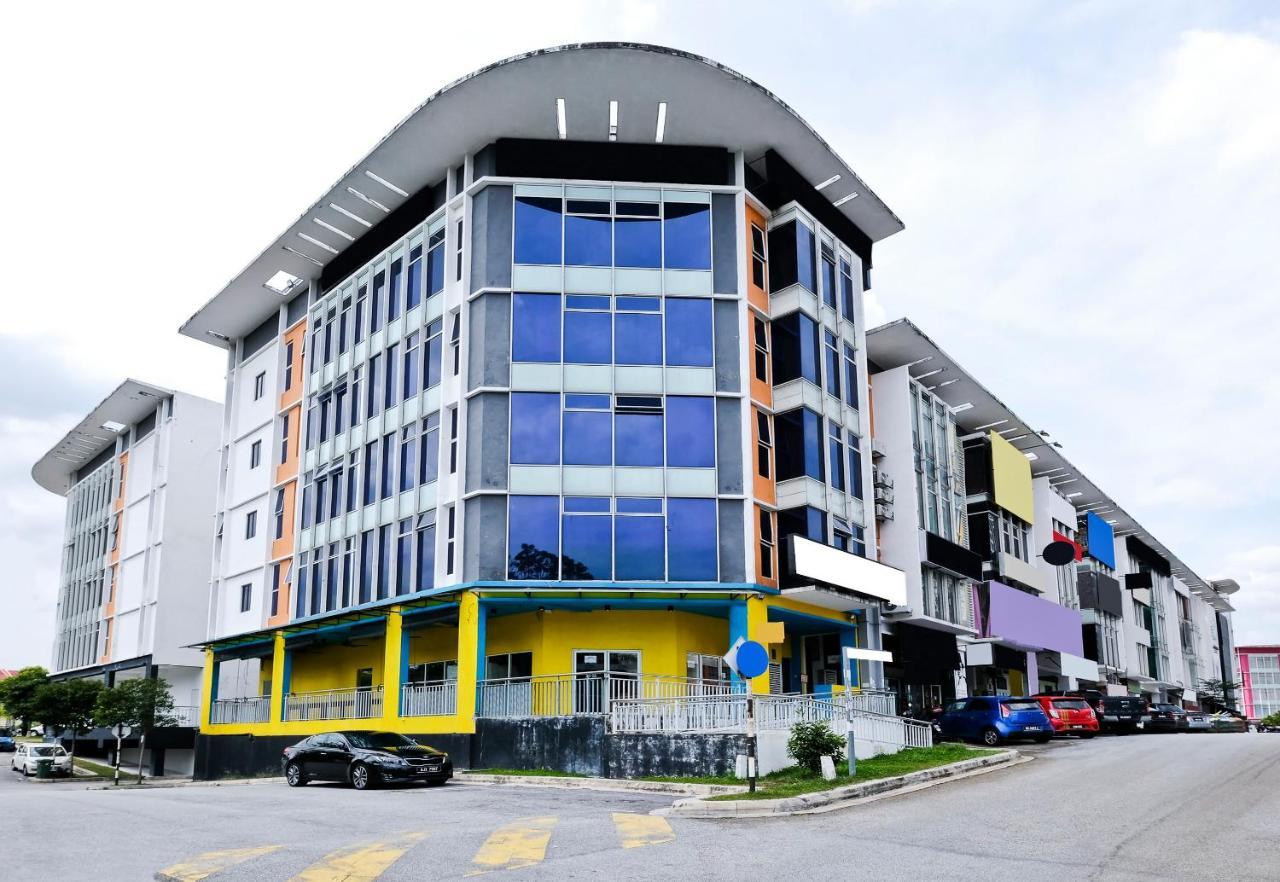 Oyo 714 Arina Hotel Bangi Exteriör bild