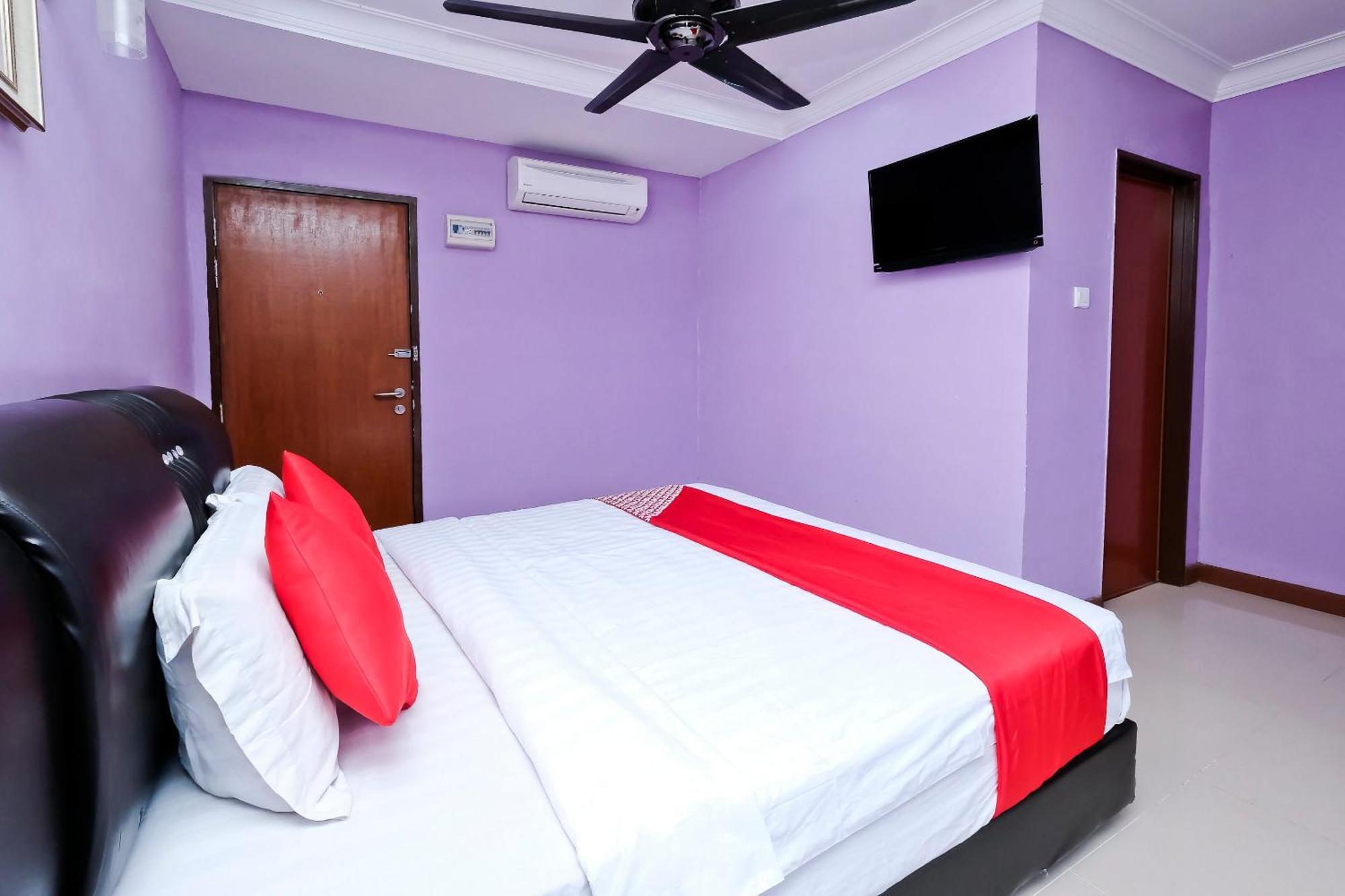 Oyo 714 Arina Hotel Bangi Exteriör bild