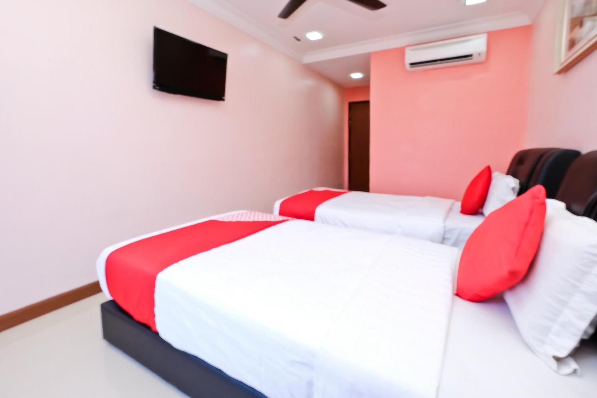 Oyo 714 Arina Hotel Bangi Exteriör bild